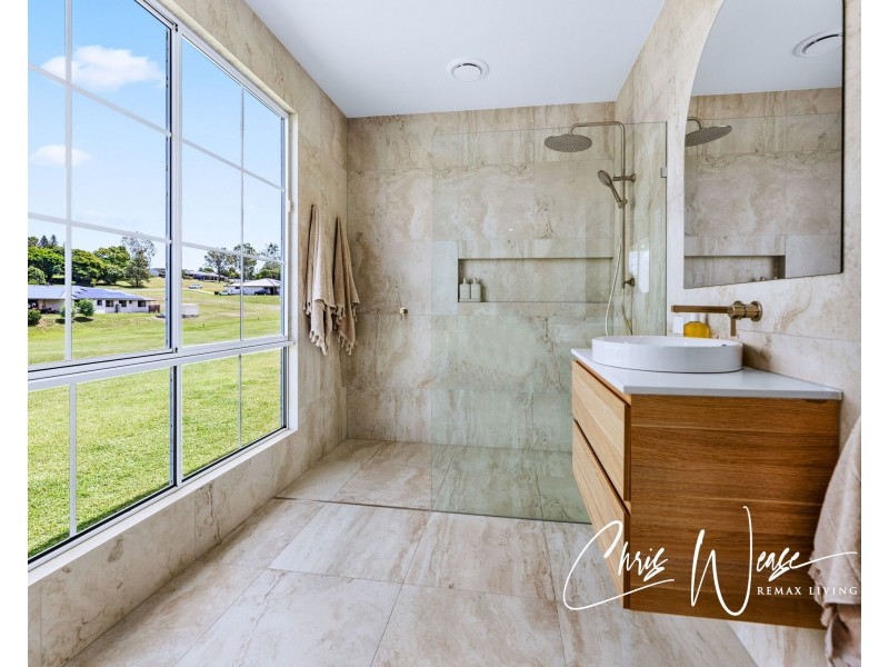 1,4 Pine Tree Drive, Kilcoy QLD 4515