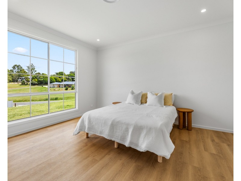 1,4 Pine Tree Drive, Kilcoy QLD 4515