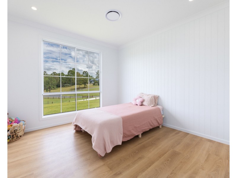 1,4 Pine Tree Drive, Kilcoy QLD 4515