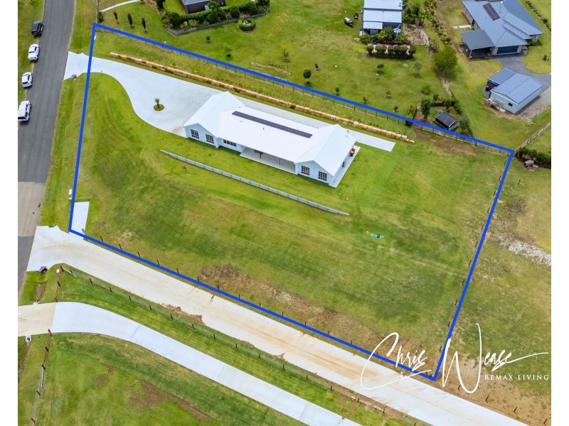 1,4 Pine Tree Drive, Kilcoy QLD 4515