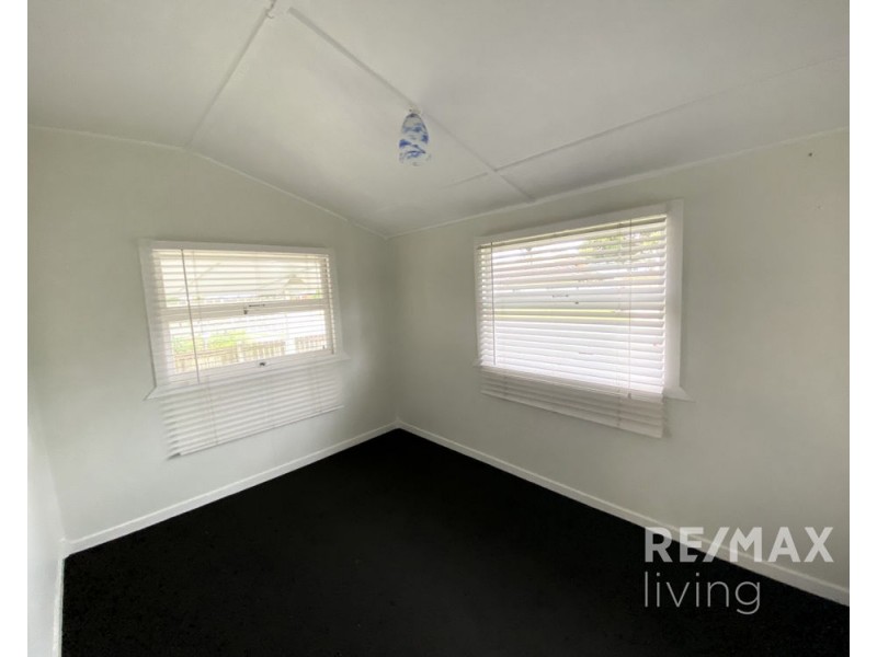 5 Hall Avenue, Bongaree QLD 4507