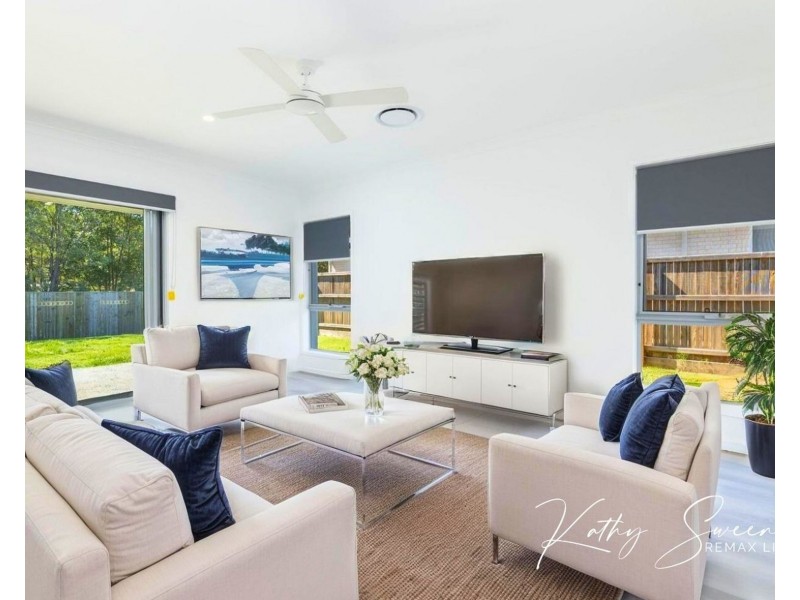 39 Hamilton Road, Woodford QLD 4514