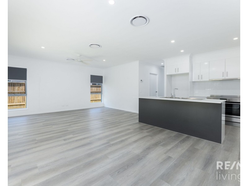 39 Hamilton Road, Woodford QLD 4514