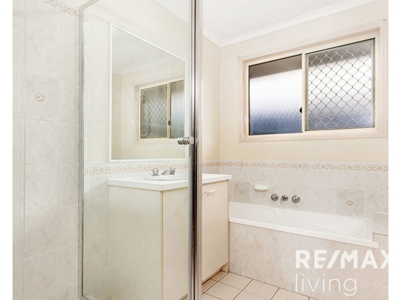 4 Small Court, Burpengary QLD 4505