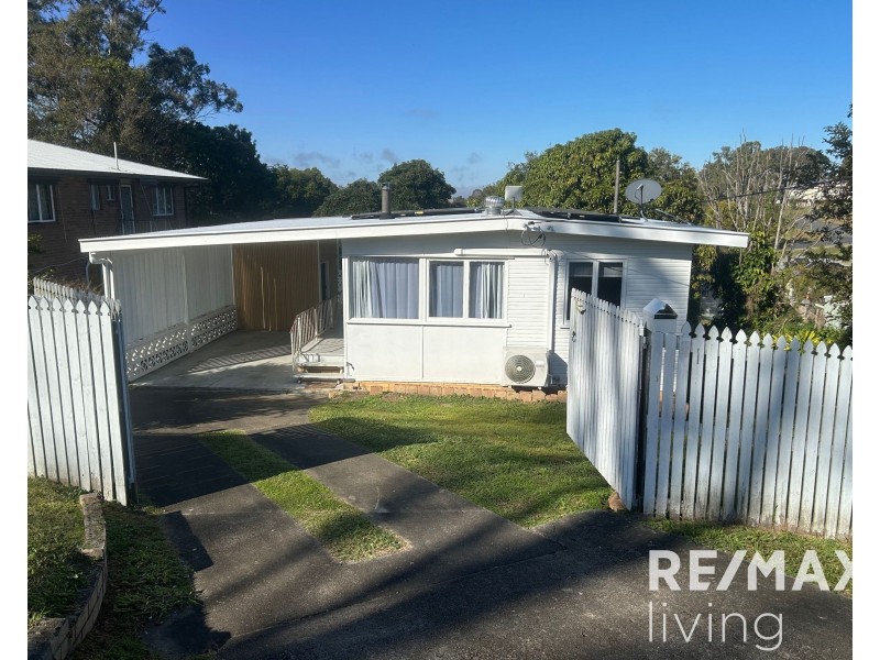 27 Row Street, Kilcoy QLD 4515