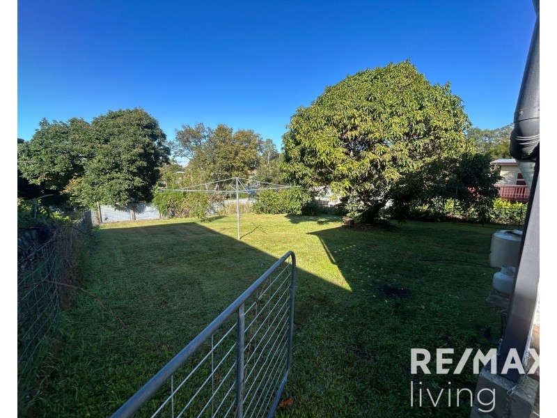 27 Row Street, Kilcoy QLD 4515