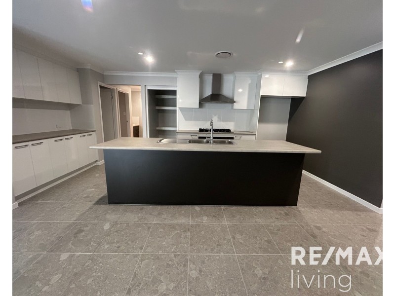 26 Raleigh Street, Woolmar QLD 4515