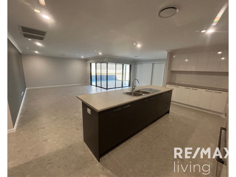 26 Raleigh Street, Woolmar QLD 4515