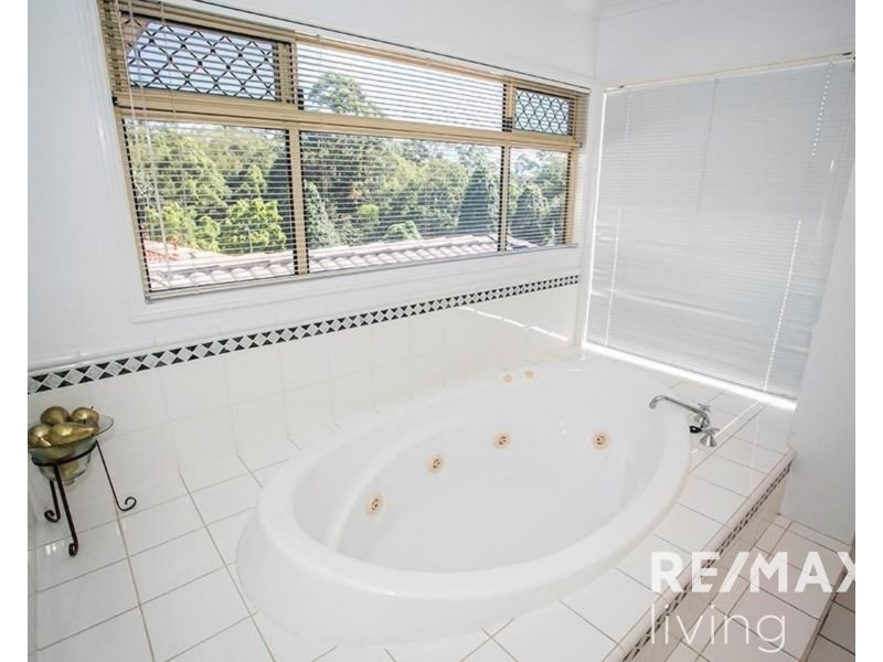 11 Rocklilly Court, Chermside West QLD 4032