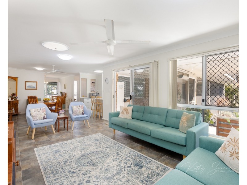 46 Carpenter Way, Sandstone Point QLD 4511