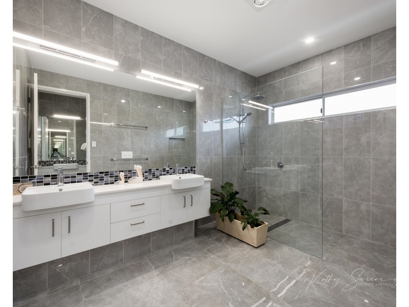 65-67 Sippel Drive, Woodford QLD 4514