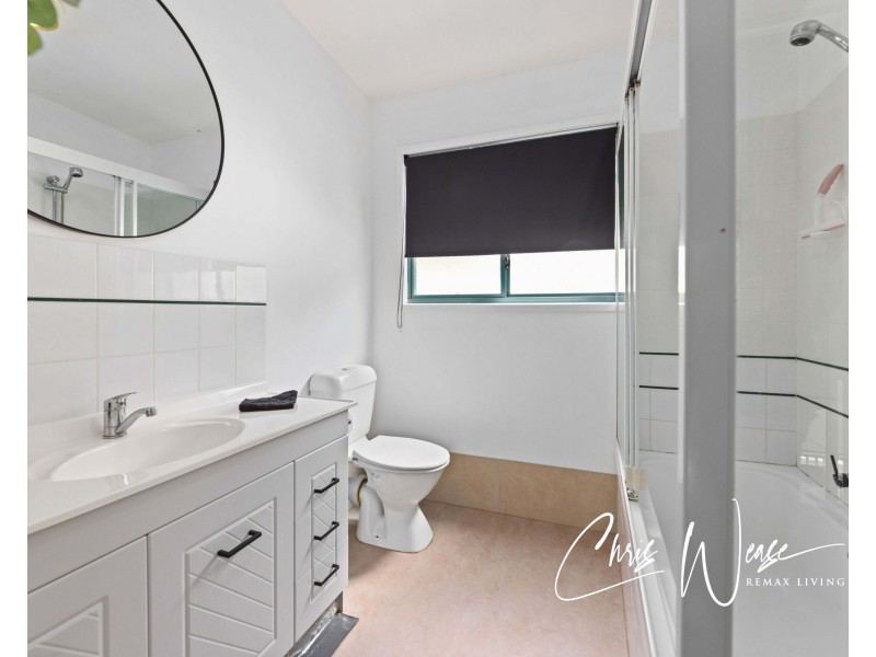 1 Guldbransen Street, Somerset Dam QLD 4312