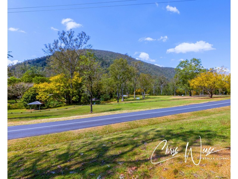 1 Guldbransen Street, Somerset Dam QLD 4312