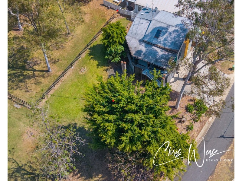 1 Guldbransen Street, Somerset Dam QLD 4312