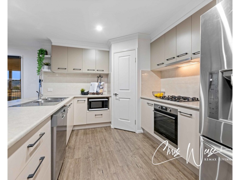 8 Hartley Court, Hazeldean QLD 4515