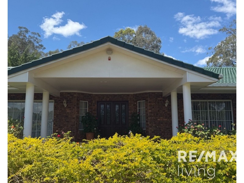 66 Mexicanus Drive, Park Ridge QLD 4125