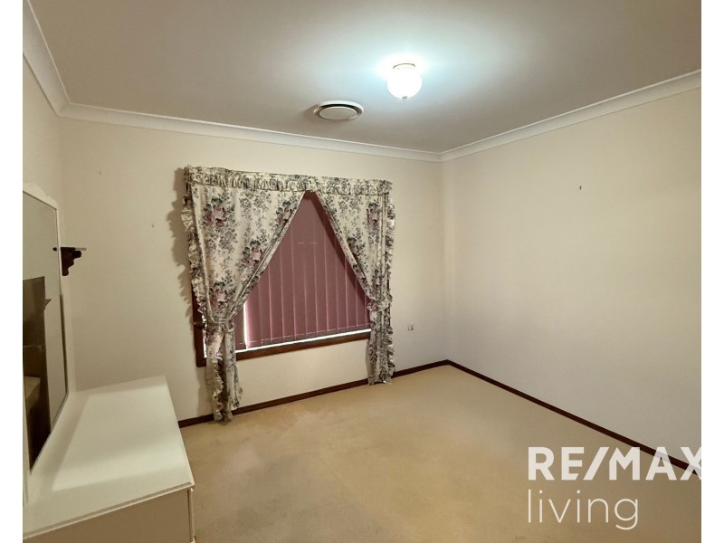 66 Mexicanus Drive, Park Ridge QLD 4125