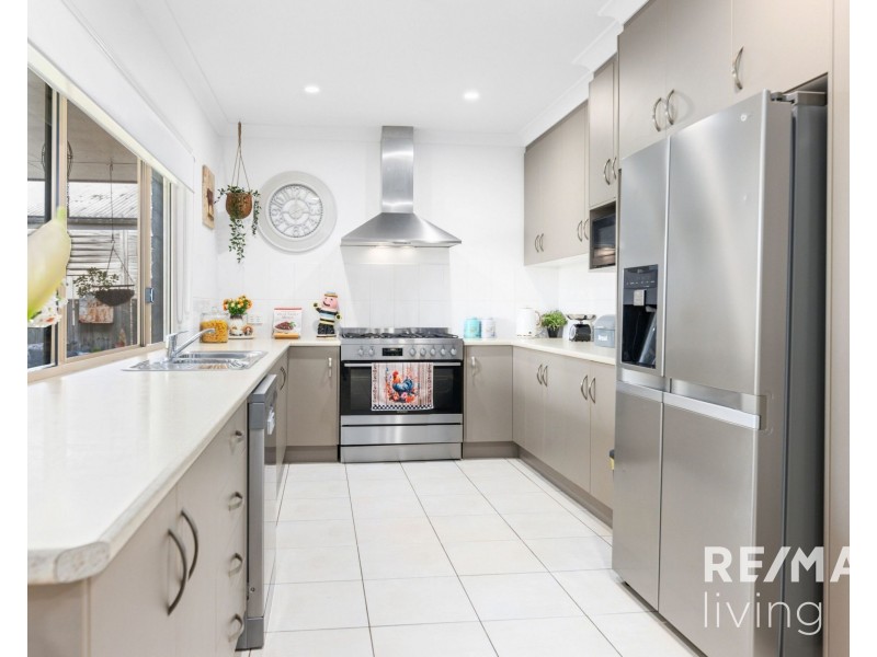 34 Hedley Drive, Woolmar QLD 4515