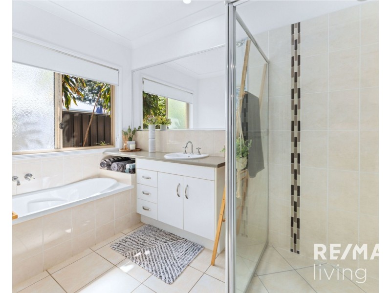 34 Hedley Drive, Woolmar QLD 4515