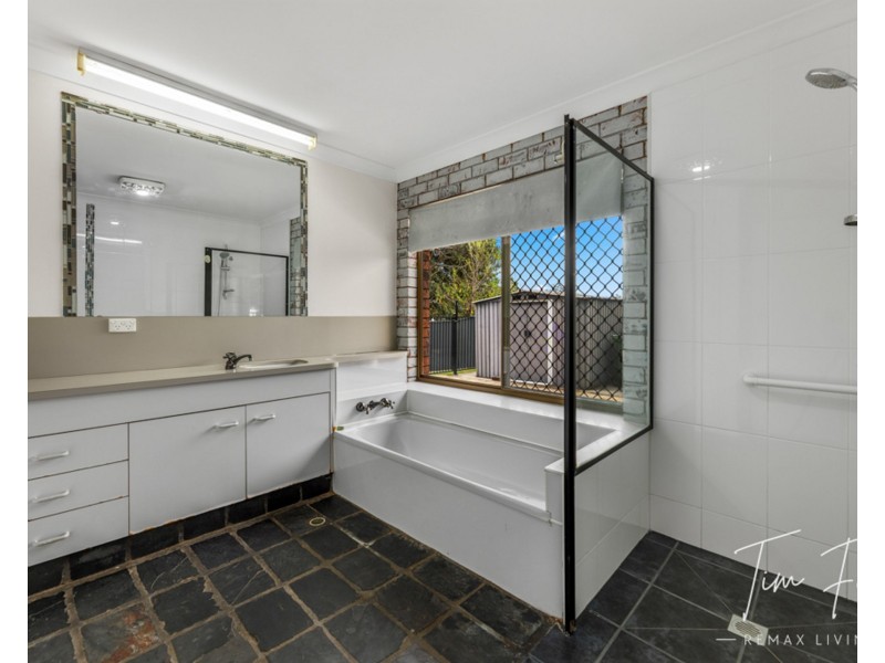 12 Hamilton Road, Woodford QLD 4514