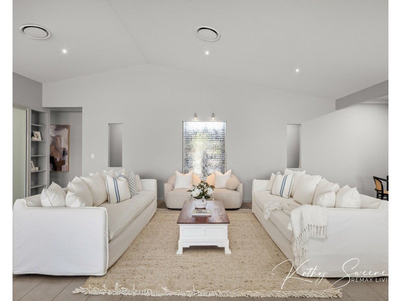 42-44 Three Ponds Place, Elimbah QLD 4516