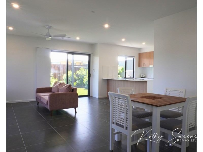 1/56 Hamilton Road, Woodford QLD 4514