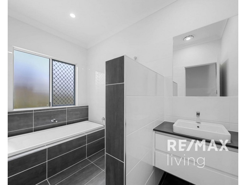 33 Side Creek Parade, Narangba QLD 4504