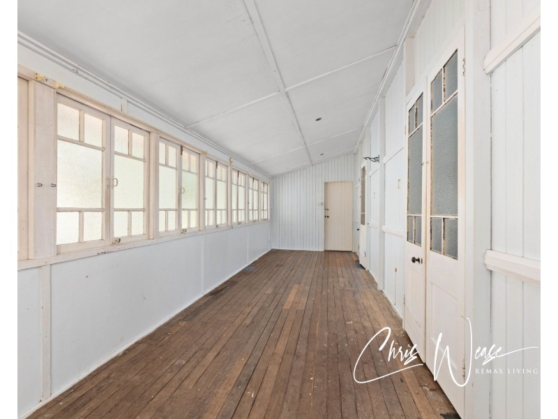 8 Brooker Street, Woodford QLD 4514