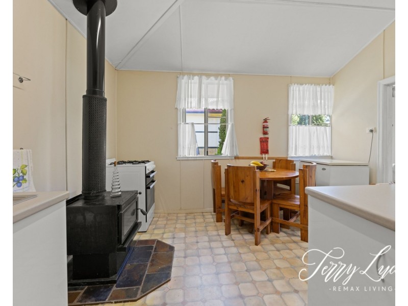 53 Hart Street, Blackbutt QLD 4306