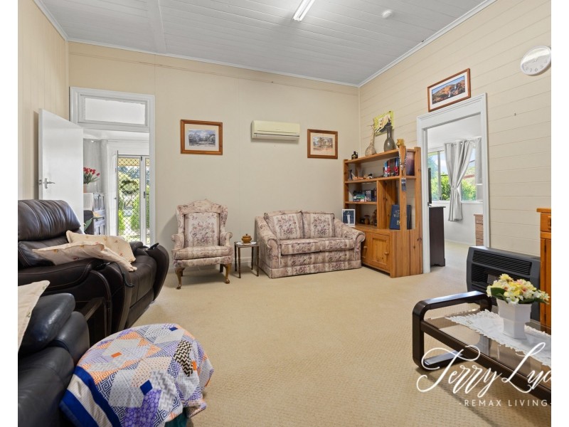 53 Hart Street, Blackbutt QLD 4306