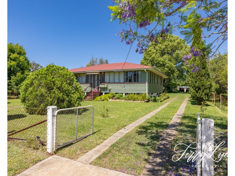 53 Hart Street, Blackbutt QLD 4306
