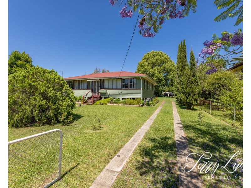 53 Hart Street, Blackbutt QLD 4306