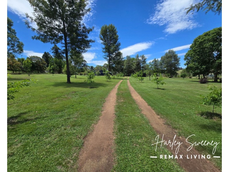 98 Hardgrave Road, Benarkin North QLD 4306