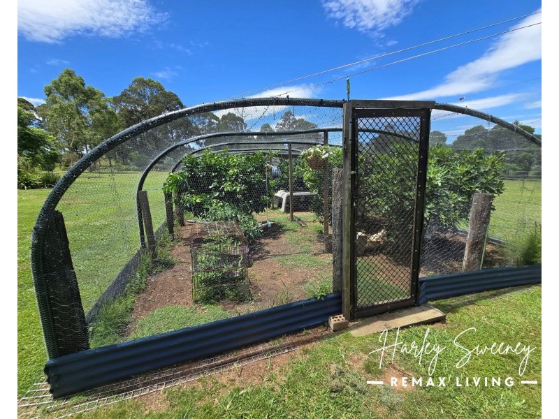 98 Hardgrave Road, Benarkin North QLD 4306