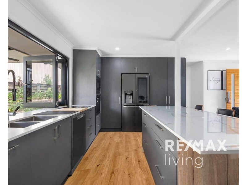 6 Eucumbene Drive, Petrie QLD 4502