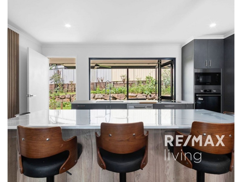 6 Eucumbene Drive, Petrie QLD 4502