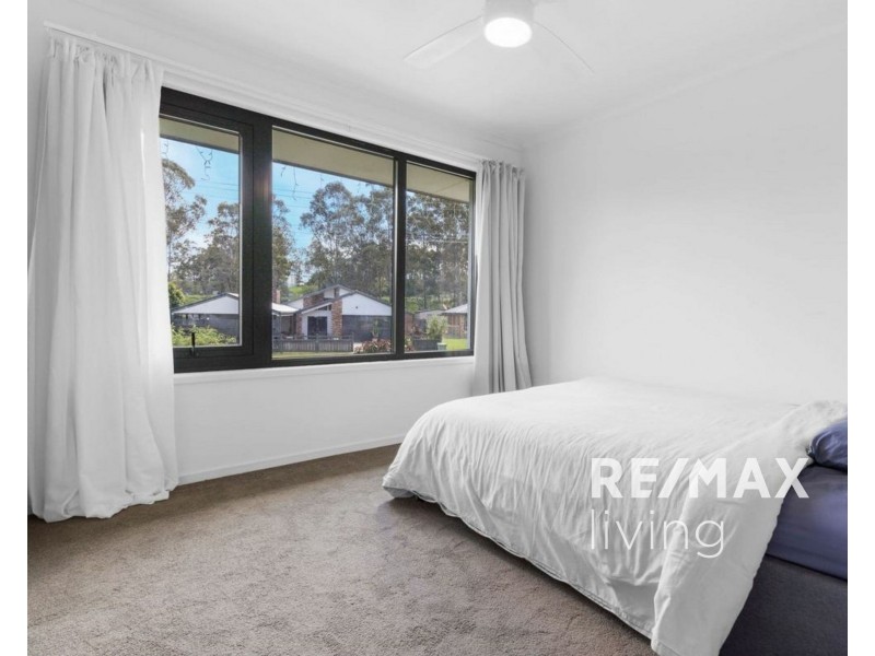 6 Eucumbene Drive, Petrie QLD 4502