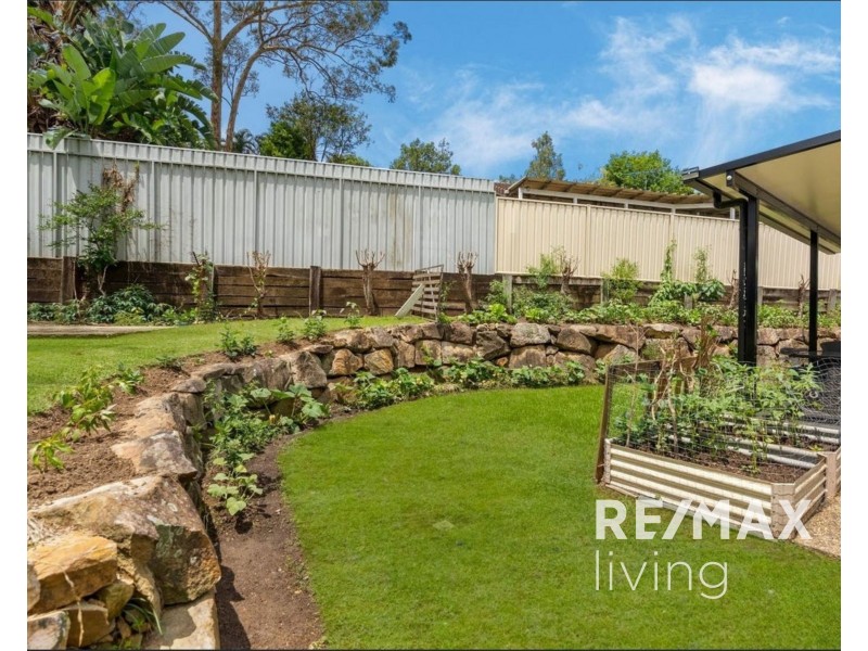 6 Eucumbene Drive, Petrie QLD 4502