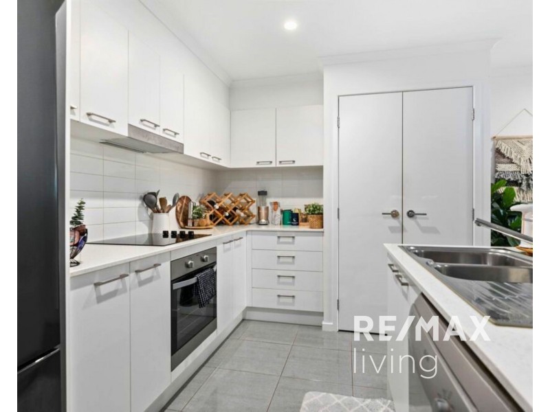 2/18 Derwent Street, Burpengary QLD 4505