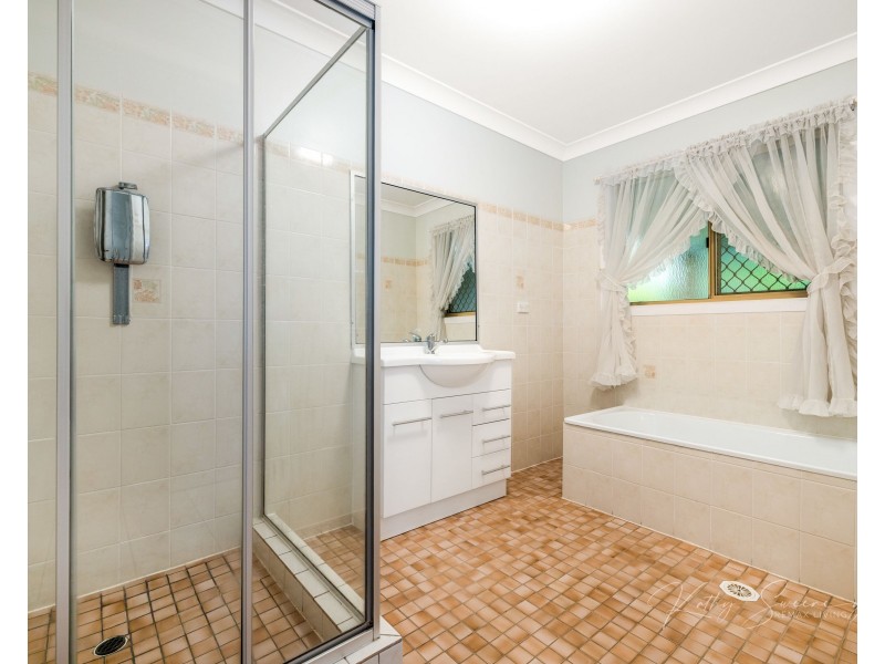 8 Caccini Crescent, Burpengary QLD 4505