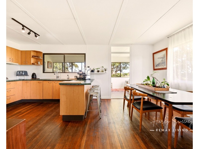 547 Beachmere Road, Beachmere QLD 4510