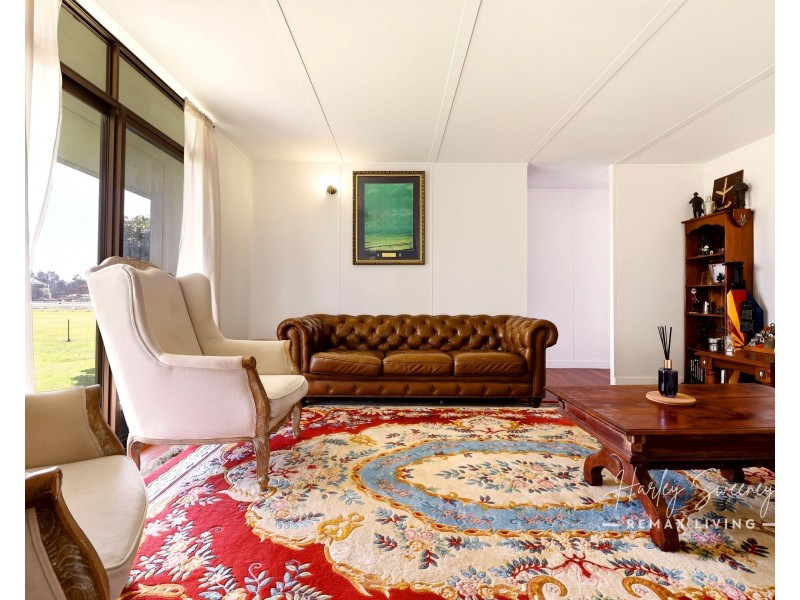 547 Beachmere Road, Beachmere QLD 4510