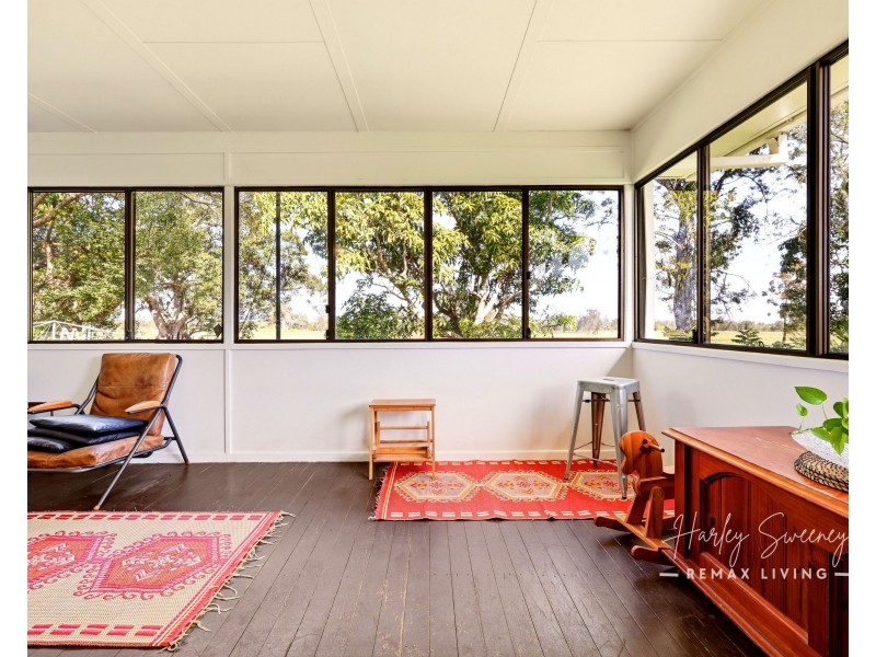 547 Beachmere Road, Beachmere QLD 4510