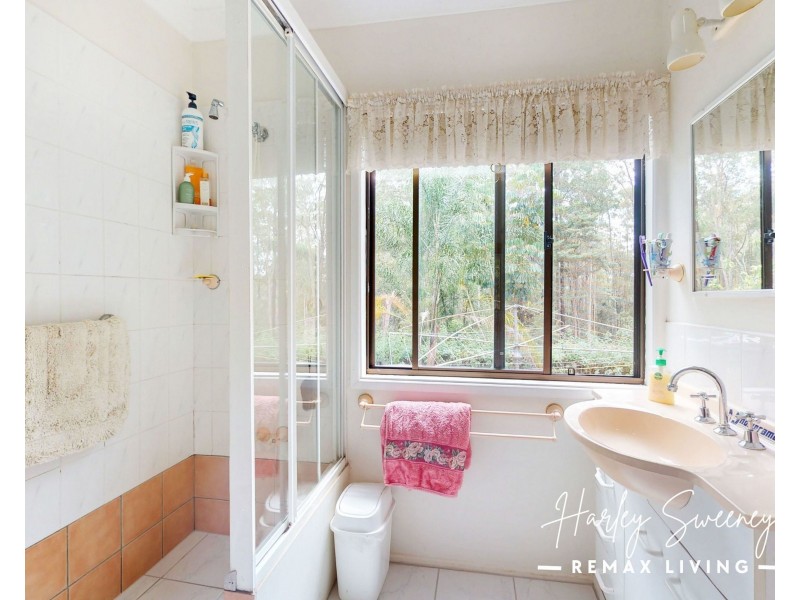 61 Grant Road, Benarkin North QLD 4306