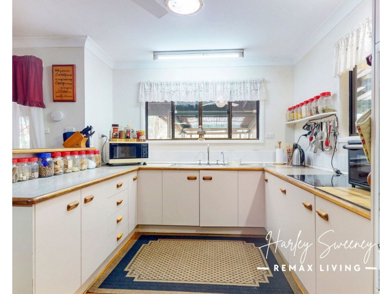 61 Grant Road, Benarkin North QLD 4306