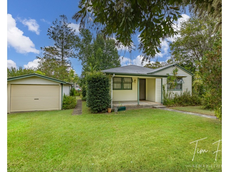 22 Hendy Street, Woodford QLD 4514