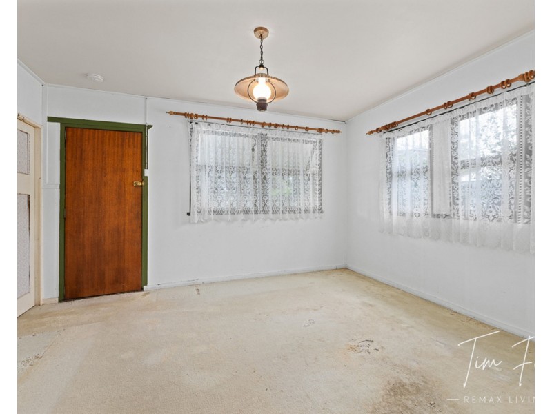 22 Hendy Street, Woodford QLD 4514