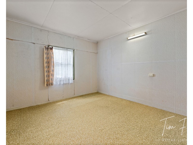 22 Hendy Street, Woodford QLD 4514