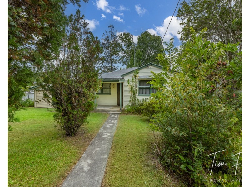 22 Hendy Street, Woodford QLD 4514