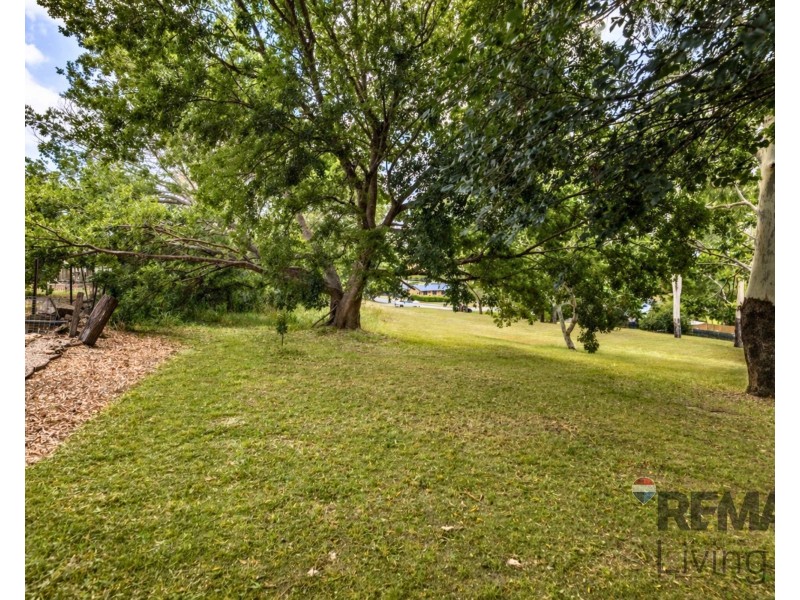 41 Row Street, Kilcoy QLD 4515